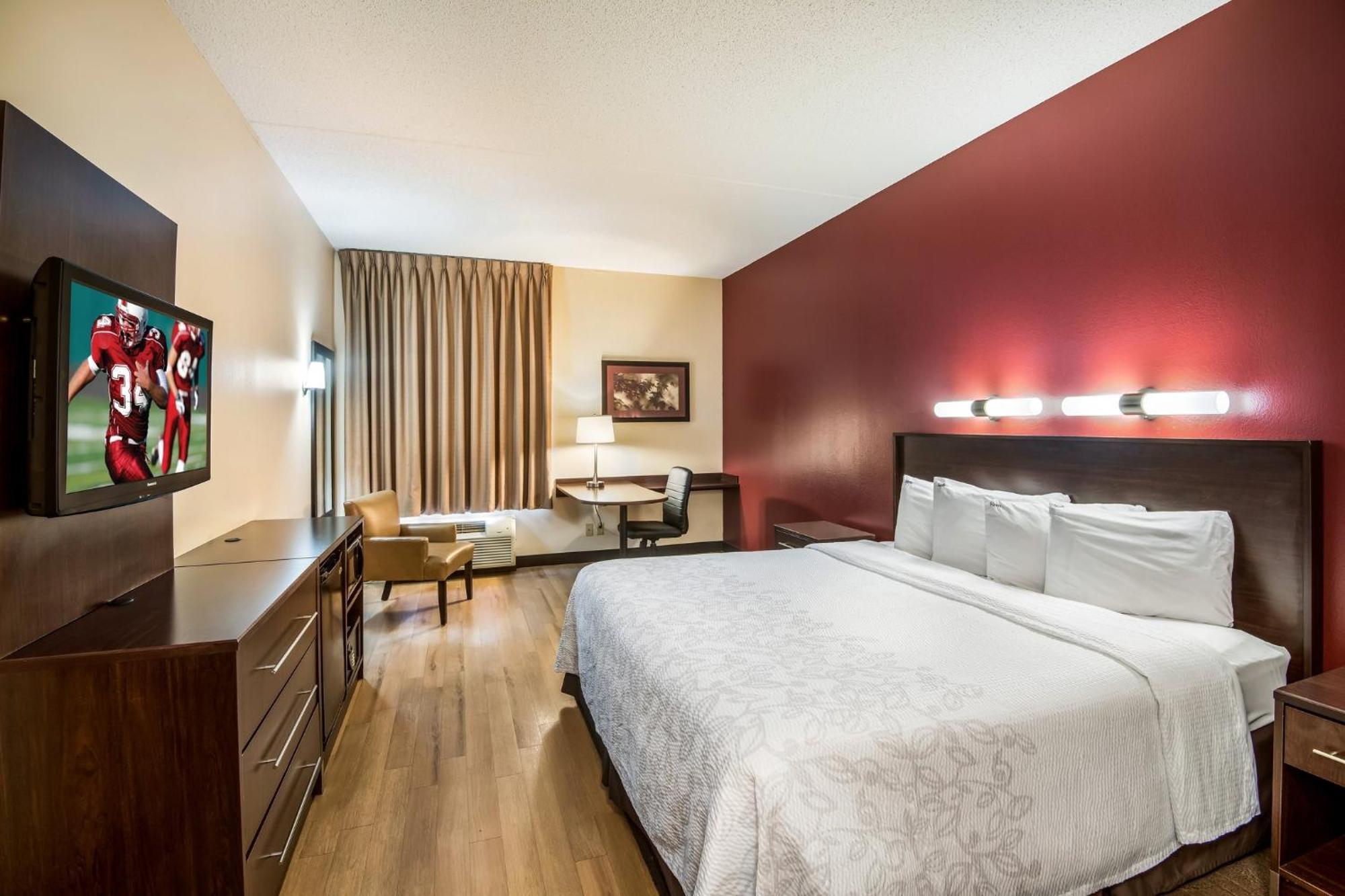 Red Roof Inn Plus+ Houston - Energy Corridor Exterior photo